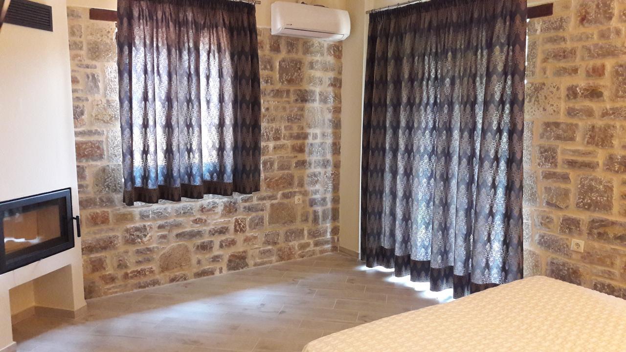 Apollonion Hotel Andrítsaina Eksteriør billede